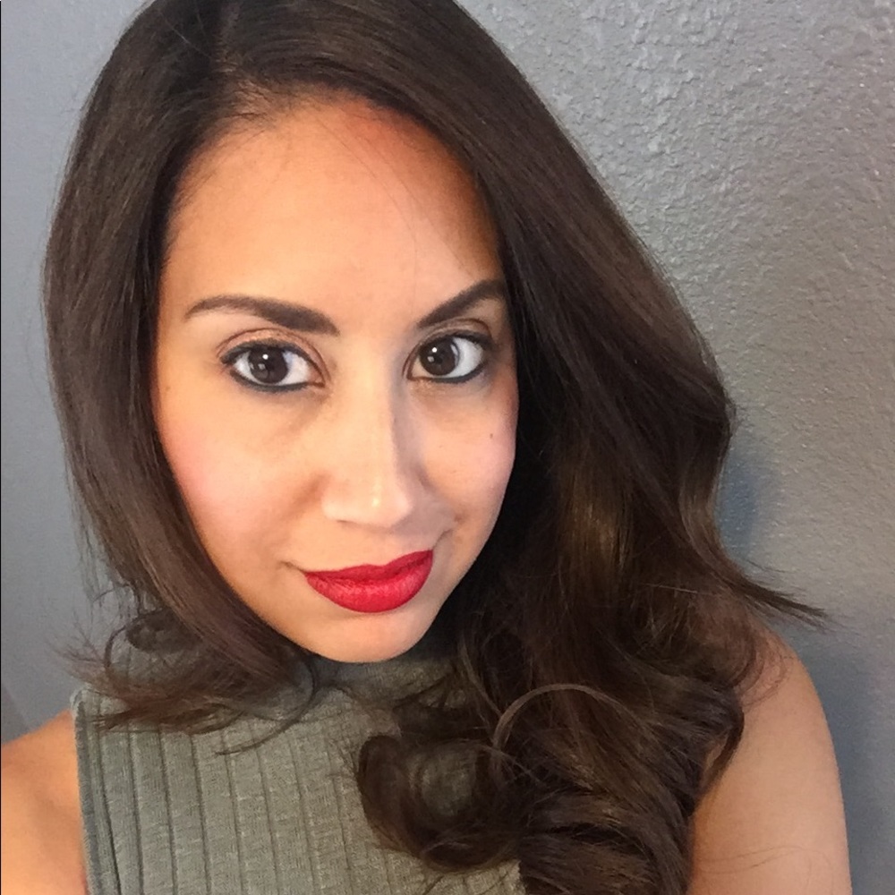 Meet your Posher, Leticia